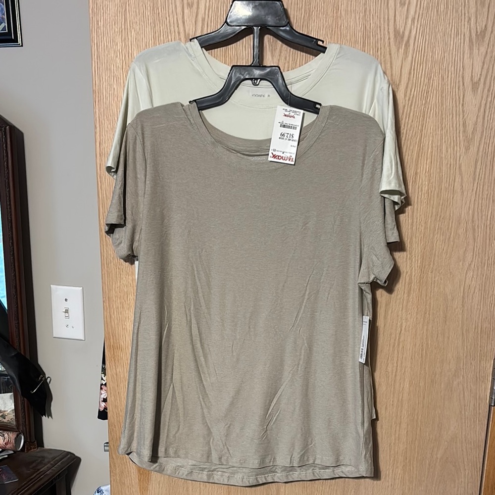NWT Women's 2 Pack Tan & Cream Tops